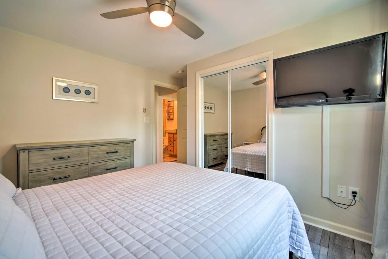 Cape Quad With Grill - 7 Blocks To Beach!