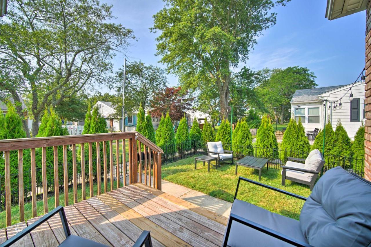 Cape Quad With Grill - 7 Blocks To Beach!